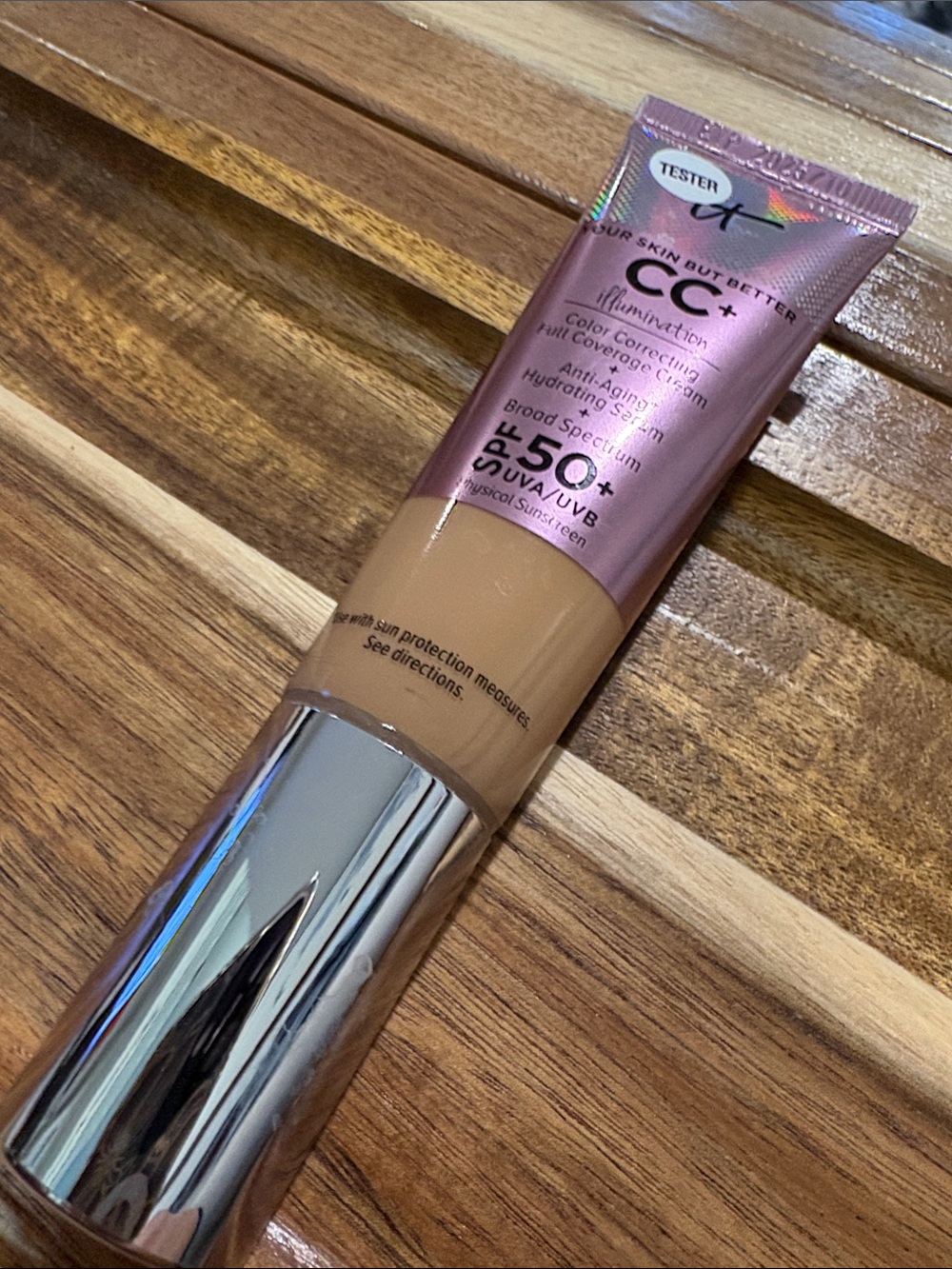 it cosmetics CC+ Illumination Cream SPF 50+ - Medium Tan